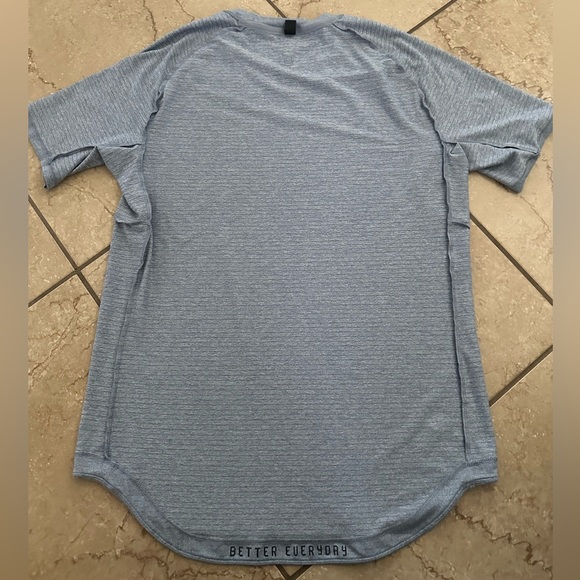 Lululemon Athletica Men’s Light Blue Sport Shirt Size M - Picture 9 of 9